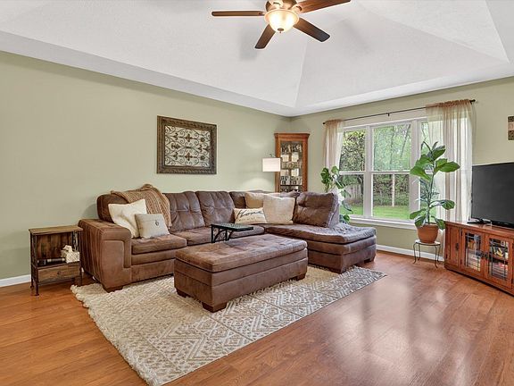 5th image of 10106 Ashwood Forest Dr