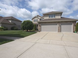 302 Academy Ave, Matteson, IL 60443