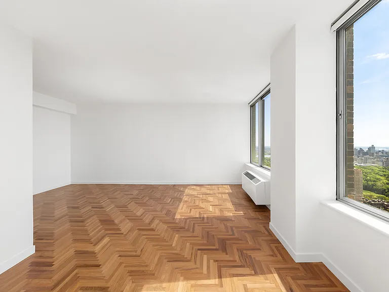101 W 67th St #Penthouse 2B — Photo 5
