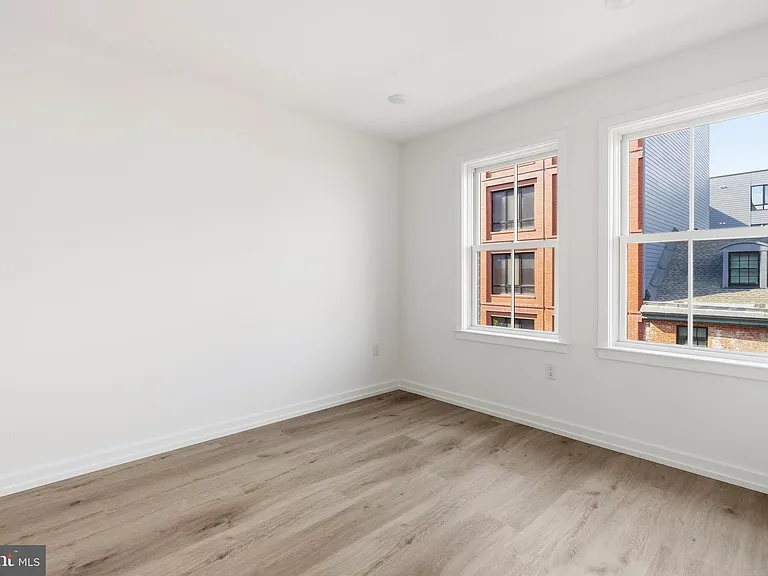 208 Vine St #2B — Photo 10