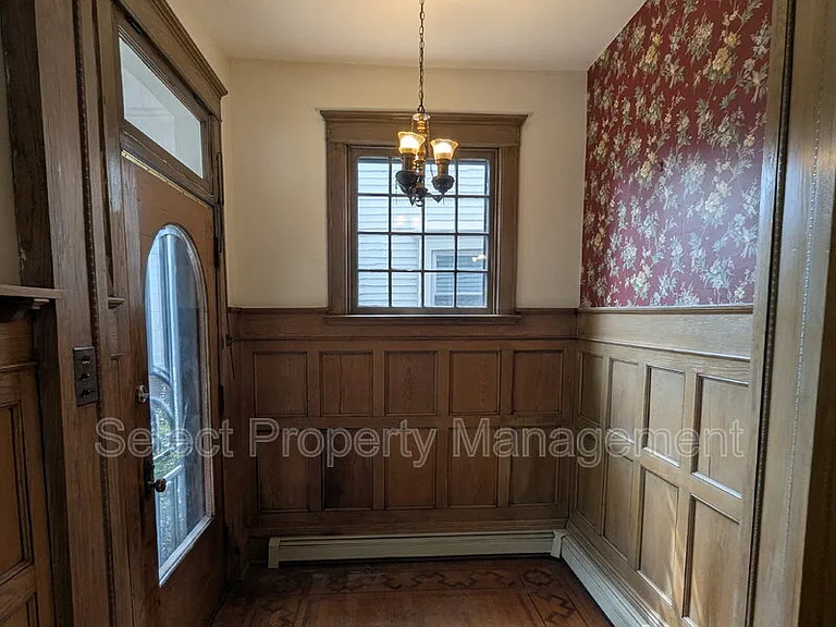 1025 Crescent Ave — Photo 4