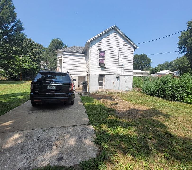 2nd image of 713 S 18th St