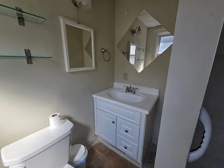 922 Liberty St — Photo 9