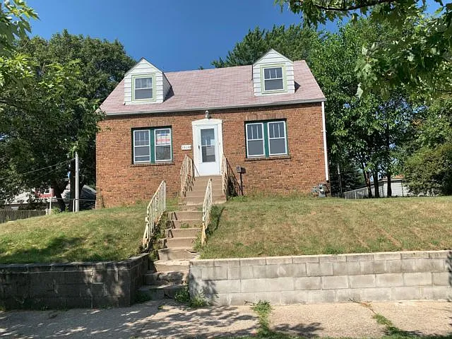18142 Ridgewood Ave photo 1