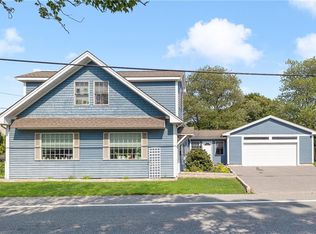 189 Sowams Rd, Barrington, RI 02806
