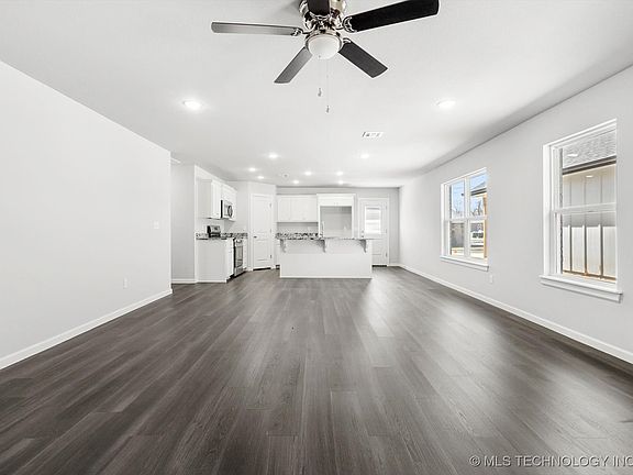 4th image of 106 E Gordon Ave