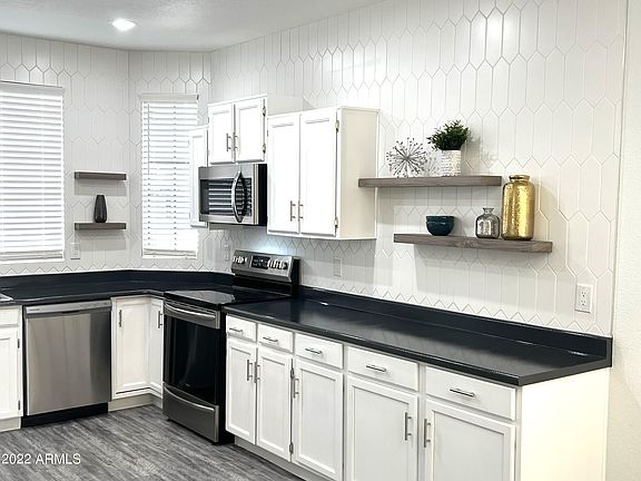 5th image of 60 N Heritage Dr