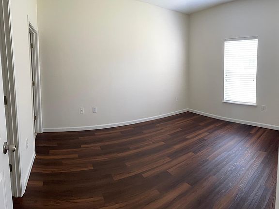 5th image of 6984 Ortega Woods Dr