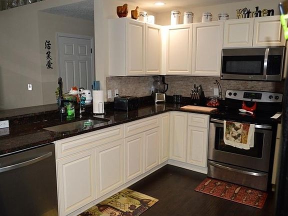 5th image of 3095 Blaine Cir