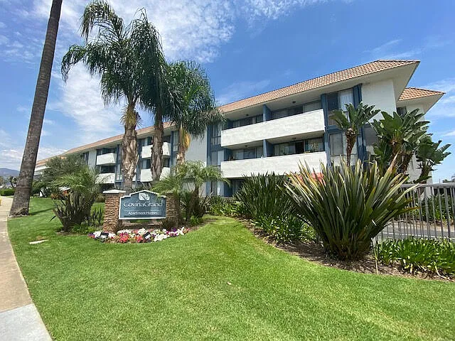 Covina Grand — Photo 24