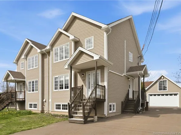 33 Aspenrose Ct, Moncton, NB E1G 0G6