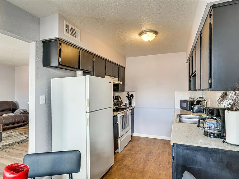 644 Swan Dr #1 — Photo 6