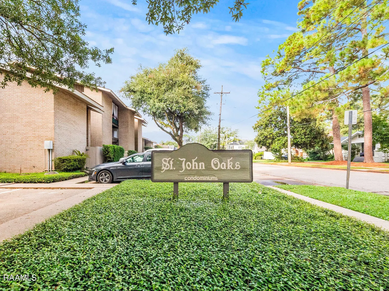 1 bed, 820 sqft, $995 — Photo 2