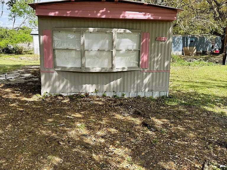 405 Union Dr #14 — Photo 2