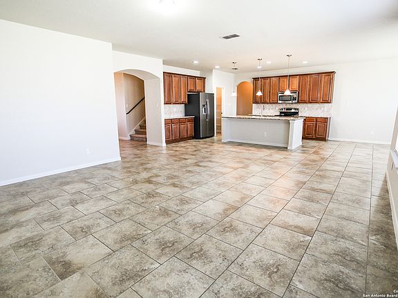 3rd image of 5652 Meadow View