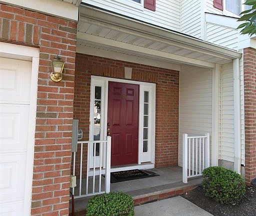 2nd image of 607 Evergreen Ct