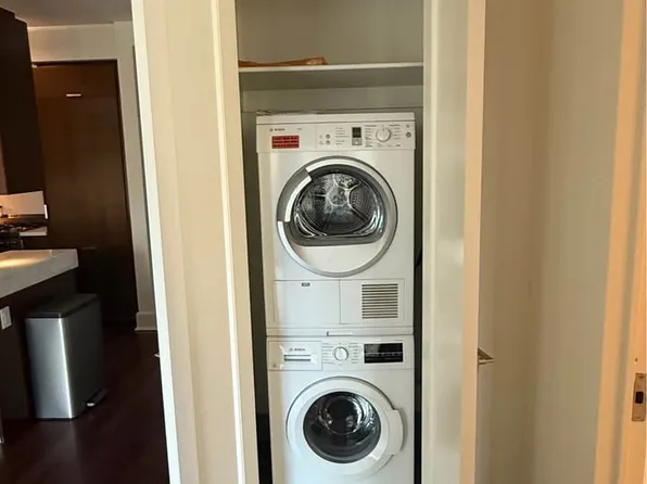 60 Riverside Boulevard image 8 of 20