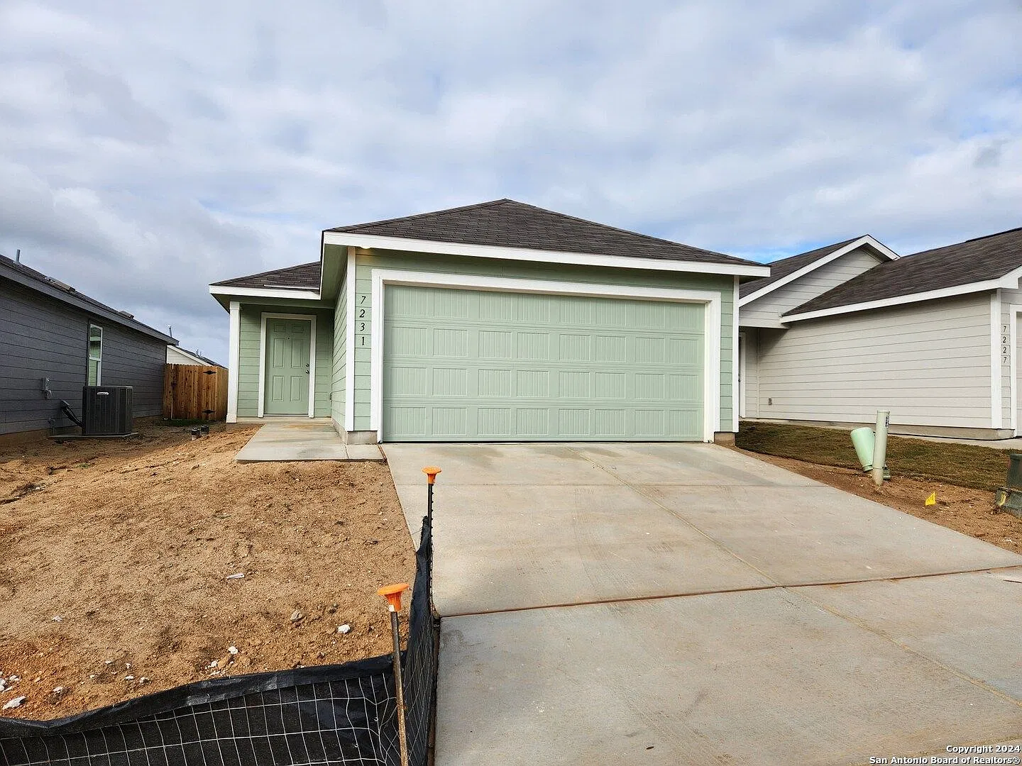 Desirable home for rent in Silos with 4 beds, 2 bath! — Photo 1
