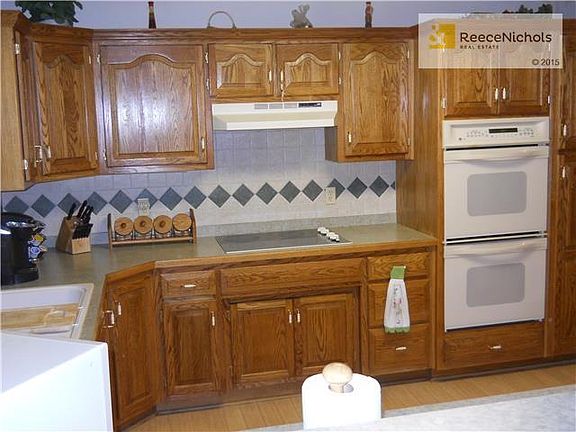 3rd image of 3323 N 37th St