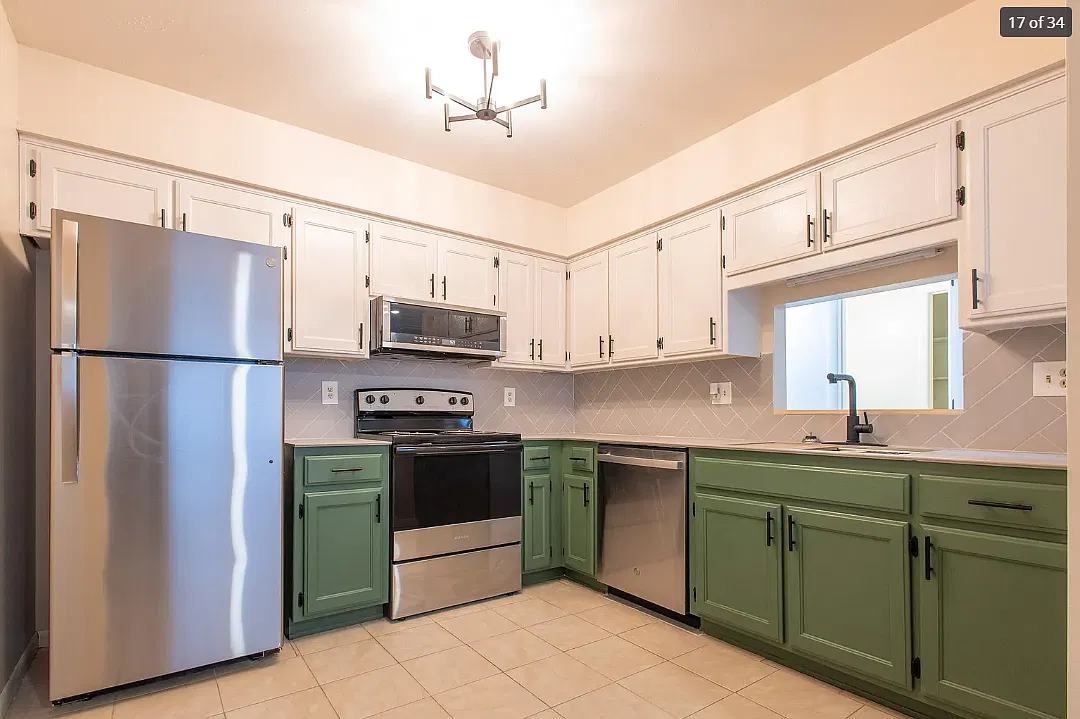 3 bed, 1.5 bath, 945 sqft, $1,515 — Photo 3