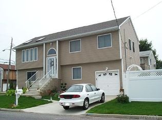 2881 Ocean Ave, Seaford, NY 11783