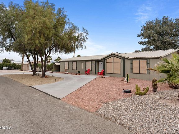 3rd image of 39899 WYOMING Way