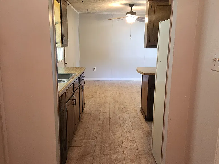 306 N Southland Dr — Photo 2