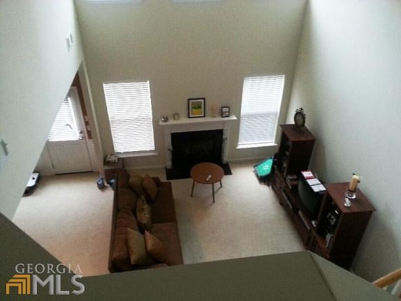 4th image of 427 Mountain View Ln
