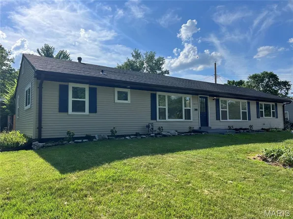 7411 Brightwood Dr, Saint Louis, MO 63123