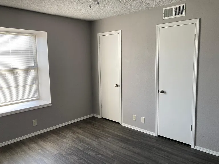 1427 Northglen St — Photo 22