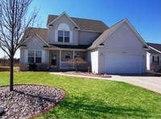8431 Goldfinch Dr, Freeland, MI 48623