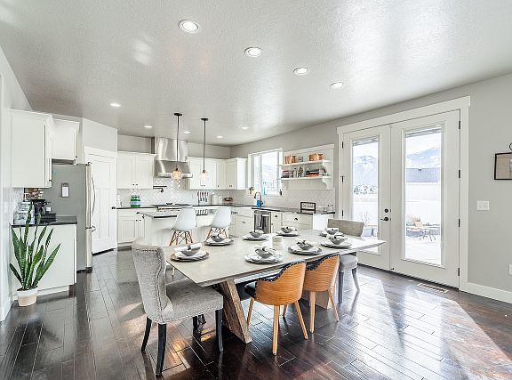4th image of 821 W Academy Dr #30
