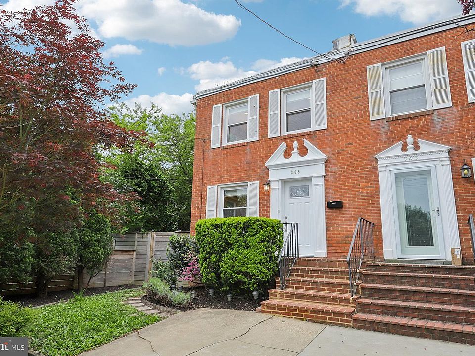 1st image of 305 Ashby St