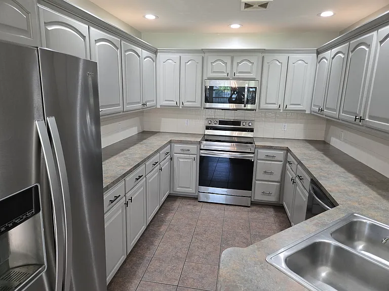 425 Chisholm Crk — Photo 9