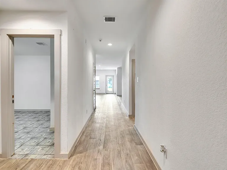 8003 Black Forest Ln — Photo 5