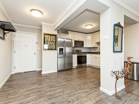 4th image of 8370 Greensboro Dr APT 916