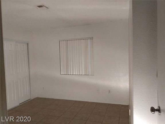 5th image of 4570 Carriage Park Dr #17D