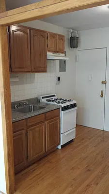 Rented by Kings Court Real Estate | media 7