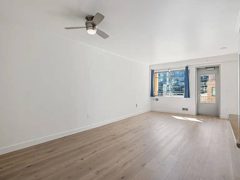 246 2nd St #1301 — Photo 5