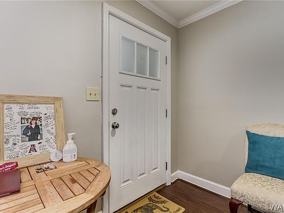4th image of 619 15th Ave APT Ee