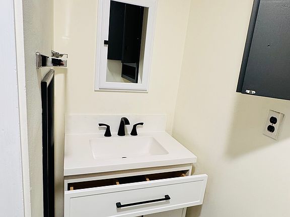 4th image of 2200 Kimberton Rd APT 4