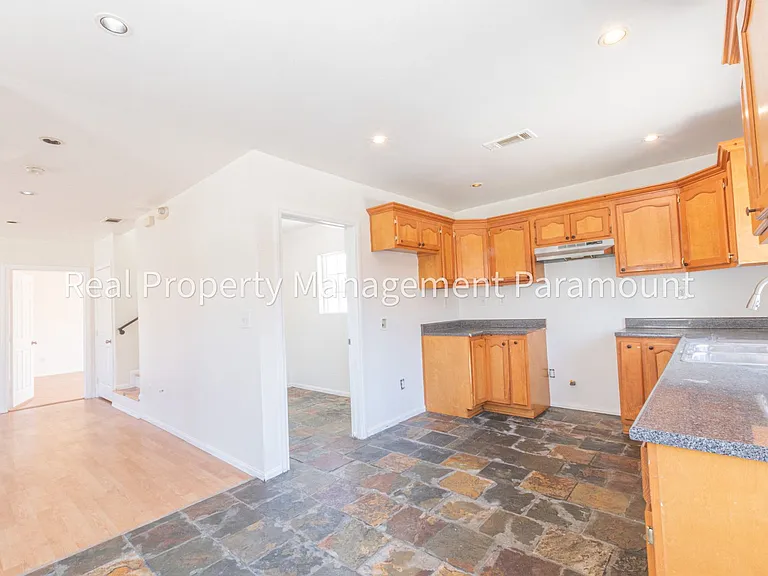 3248 W. 111th Street — Photo 8