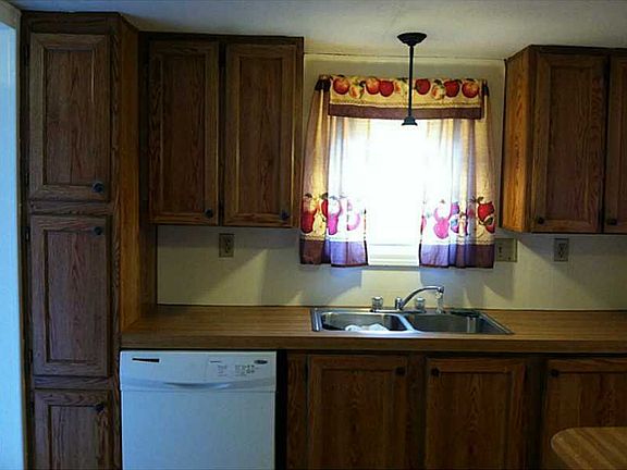 3rd image of 3100 East Dr #296