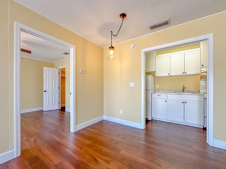 2241 W Pensacola St #27 — Photo 7