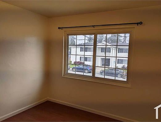4th image of 261 Warren Ave #261