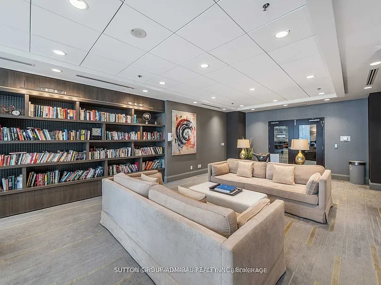 825 Church St #301 — Photo 19