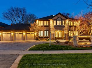 1383 Winterberry Dr, Burlington, ON L7P 4T6