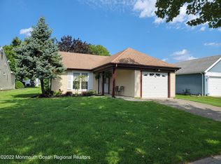 8 Harrogate Ln, Manchester Township, NJ