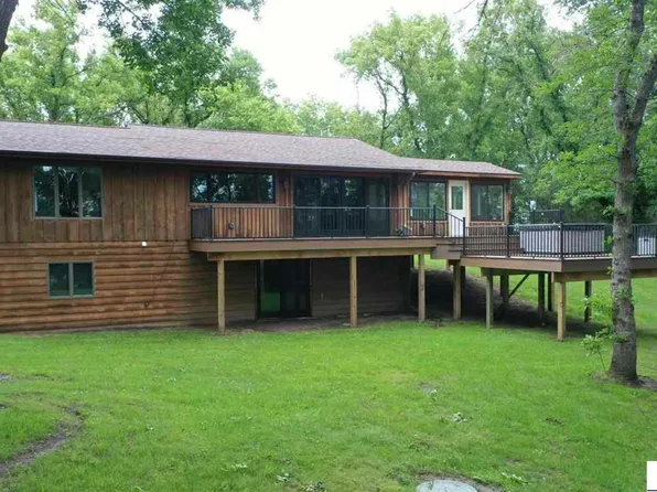 19817 Dogwood Rd, Lake Crystal, MN 56055