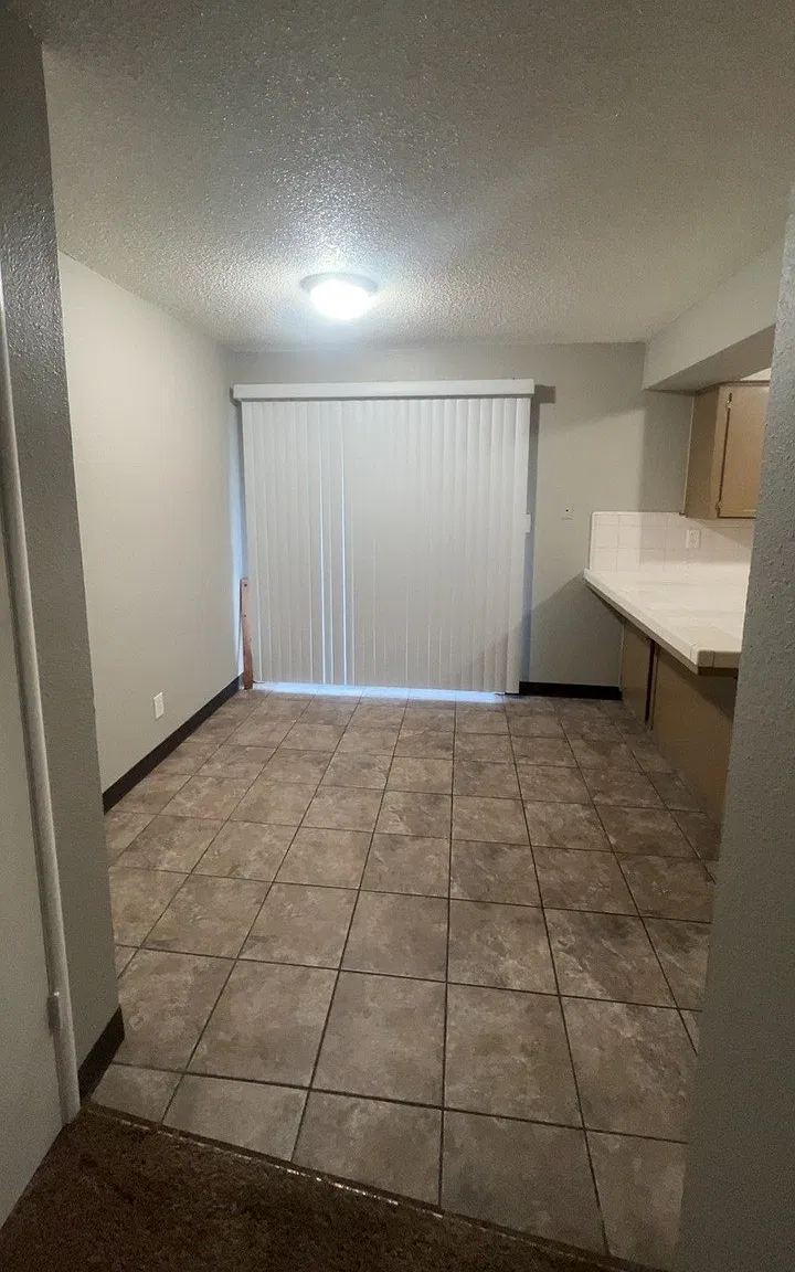 2 bed, $1,300 — Photo 4